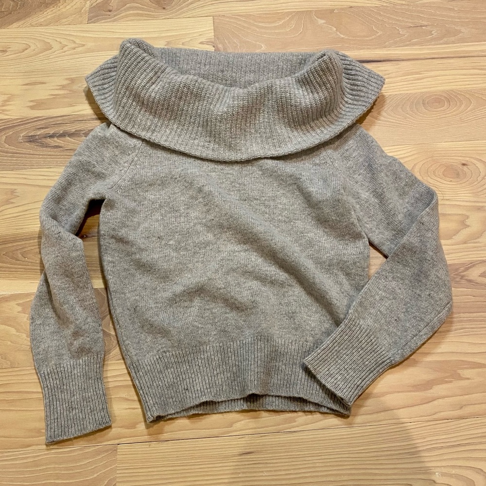 Uniqlo Grey Sweater Size XS